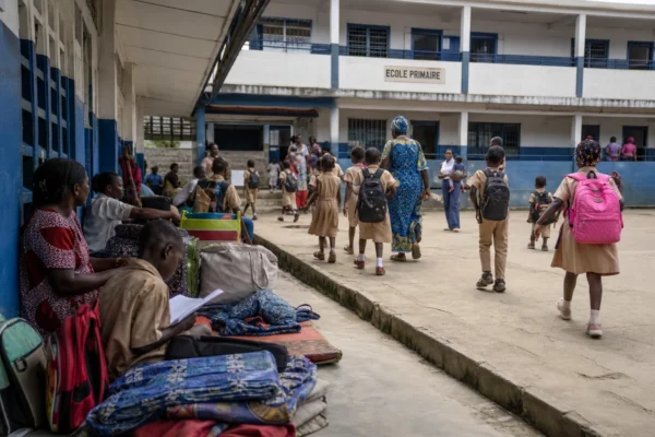 À Koumassi, la rentrée révèle l’impasse des familles déguerpies entre école occupée et relogement attendu