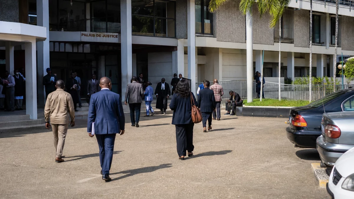 Au Gabon, la sortie d’Ali Bongo sur les biens mal acquis ravive le débat sur l’héritage du clan Bongo