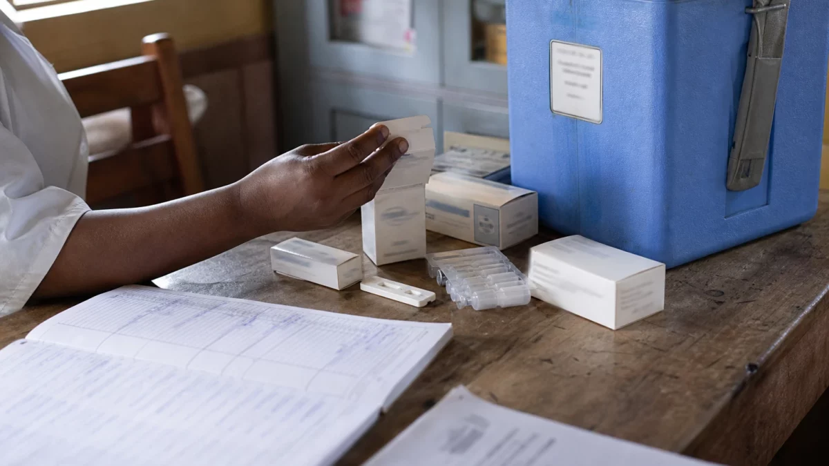 À Ifanadiana, Madagascar mise sur les drones pour réduire les délais face aux urgences sanitaires dans les villages isolés