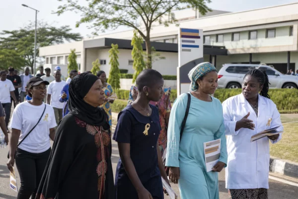 Au Nigeria, les survivants du cancer infantile réclament un diagnostic plus rapide et des soins accessibles