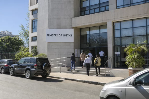 À Antananarivo, Madagascar renvoie 50 condamnés chinois en Chine et affirme sa fermeté contre la fraude en ligne transnationale