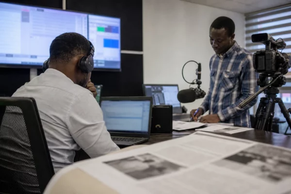 En Guinée, l’éloignement d’Algassimou Diallo vers Macenta relance le débat sur la détention provisoire et les droits de la défense