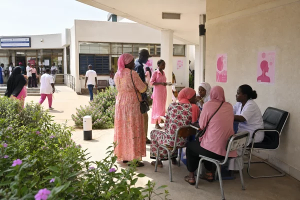 Au Sénégal, Octobre Rose révèle le défi d’un diagnostic plus précoce et d’un suivi réellement accessible