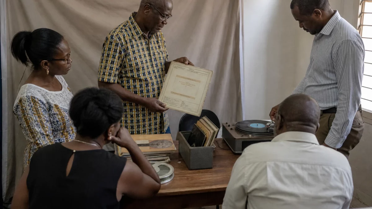 En Côte d’Ivoire, l’héritage des pionniers de la musique résiste au temps et nourrit la création d’Abidjan