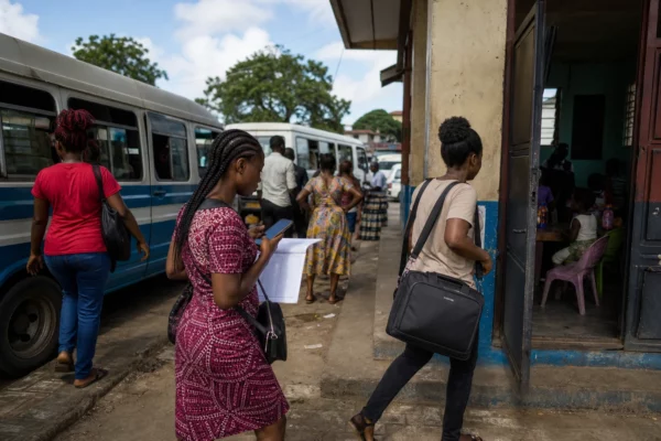 Au Liberia, cinq pôles veulent lever les obstacles qui freinent l’accès des femmes à l’économie numérique