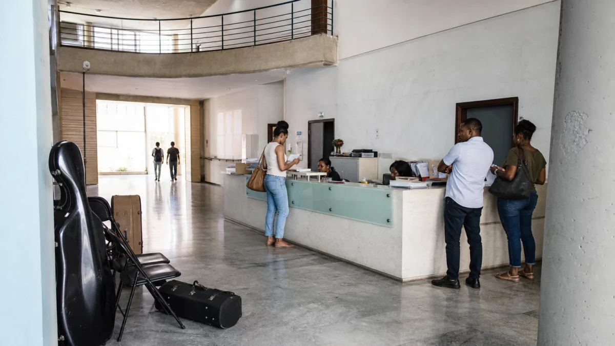 À Praia, Wuta Mayi relie la rumba congolaise au Kriol Jazz Festival et révèle la force créole du Cap-Vert