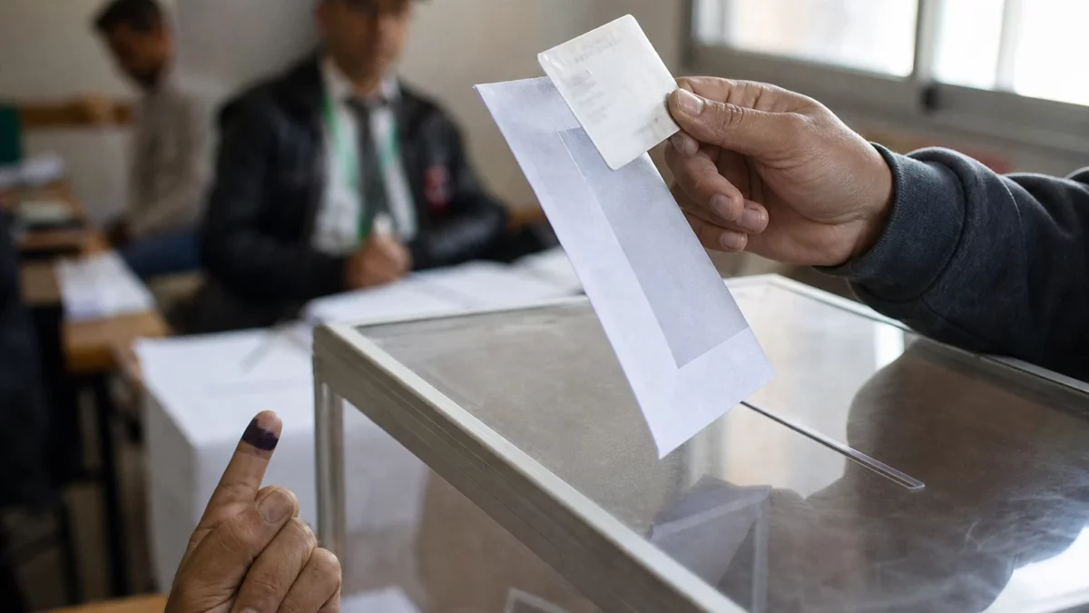 Au Maroc, la procuration en ligne teste la participation réelle des MRE sans lever tous les freins du vote