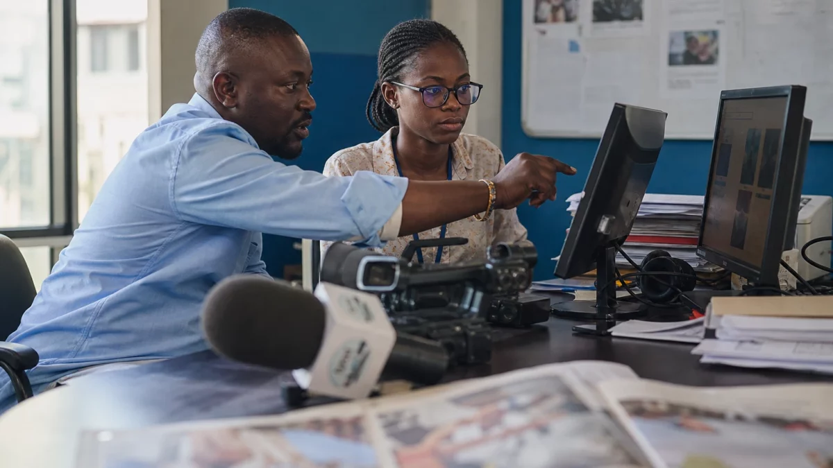 À Cotonou, Dominique Zinkpè impose un art contemporain béninois nourri de vodun et de mémoire collective