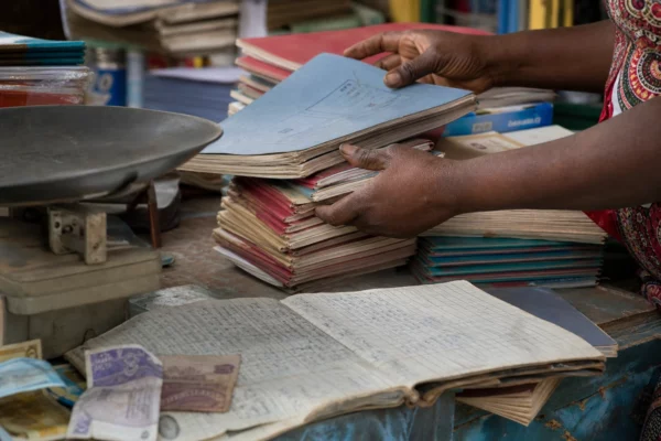 En Afrique, la hausse des fournitures et le manque de manuels rendent la rentrée plus coûteuse pour les familles