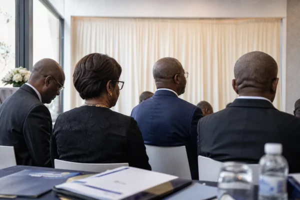 En Côte d’Ivoire, les manuels scolaires uniques changent la rentrée et allègent enfin le budget des familles