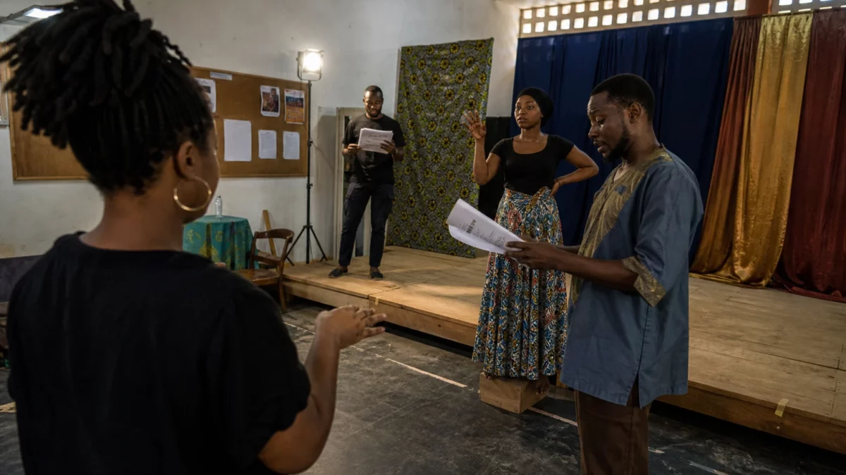 Au Cameroun, Hermine Yollo transforme la figure de Marie en tribune théâtrale pour interroger foi, pouvoir et parole des femmes