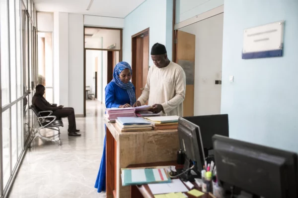 Au Sénégal, la bataille sur la dette s’ouvre entre le Pastef et le gouvernement après l’accord avec le FMI