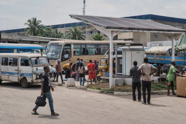 Pourquoi les entreprises nigérianes adoptent le solaire sans financer leurs propres centrales électriques