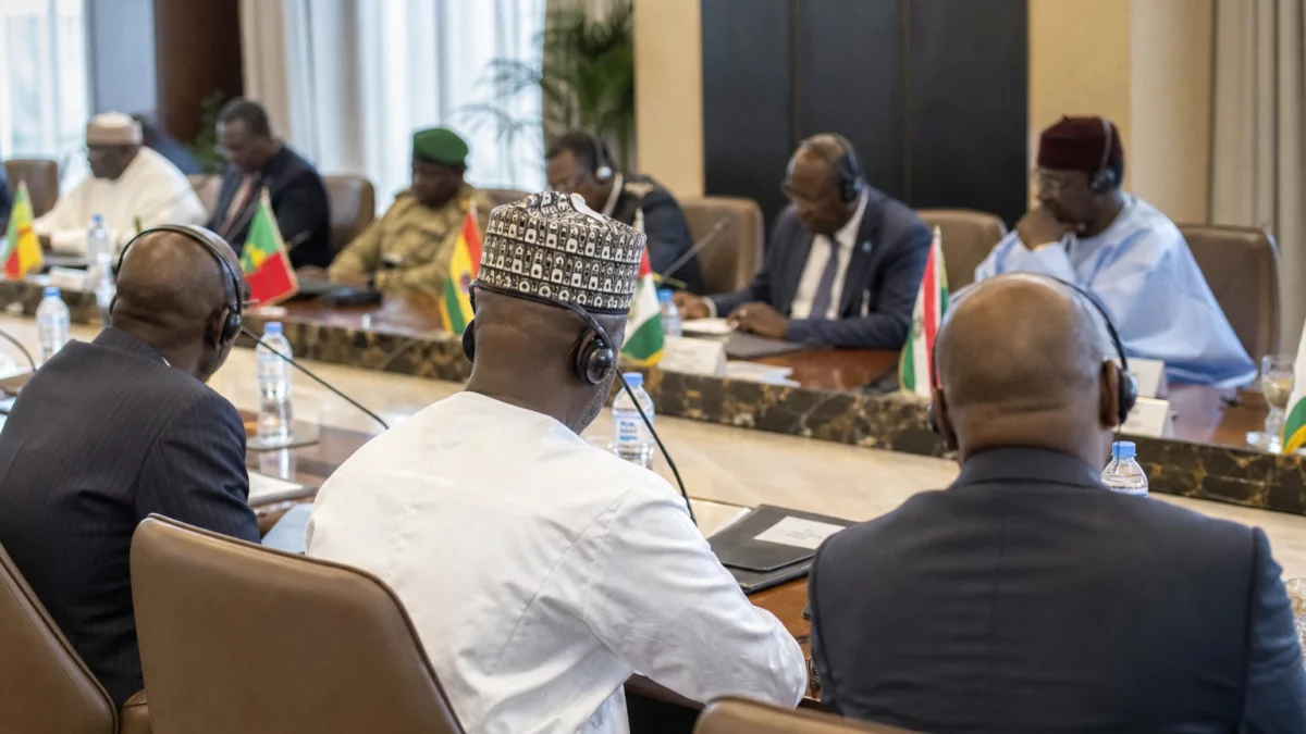 AES au Sahel : pourquoi l’alliance militaire des juntes hérite d’un cadre colonial qu’elle prétend dépasser