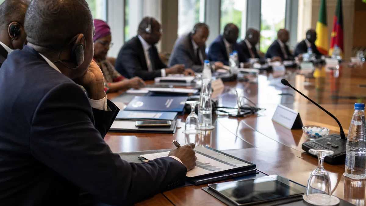 Au Cameroun, le contrôle numérique des téléphones renforce les recettes publiques et bouscule le commerce d’occasion
