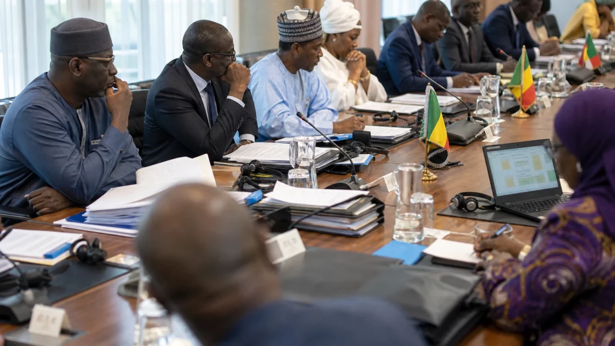 Sénégal : la digitalisation de l’état civil accélère, mais la sécurité des archives et la fraude freinent encore la réforme