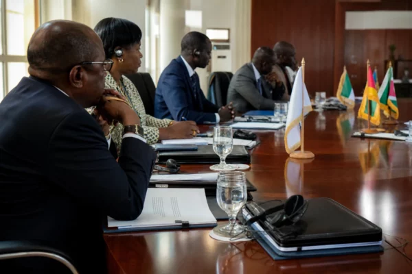 Le retour d’Embaló met à l’épreuve la transition militaire avant le scrutin présidentiel du 6 décembre en Guinée-Bissau