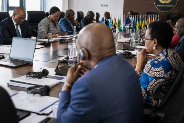 Ebola en RDC : Kinshasa et Africa CDC s’opposent sur le pic, tandis que la riposte reste sous tension