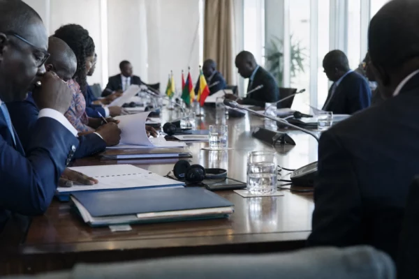 Au Sénégal, Kiiraay attire des maires de Fatick et de Kaffrine, accélérant l’érosion de l’APR et redistribuant les forces locales