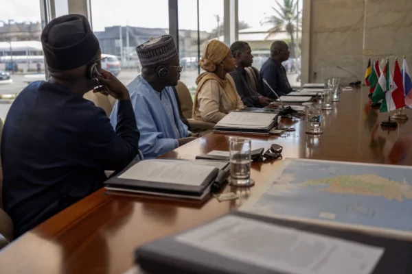 Électricité Gambie : le pari du réseau national pour réduire l’écart entre Banjul et les régions rurales