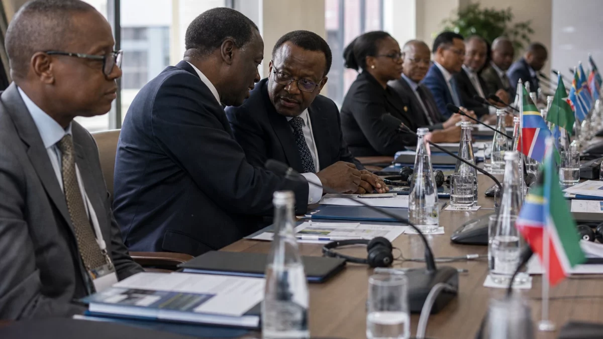 Afrique du Sud : la reprise économique et les réformes rouvrent la porte d’une notation investment grade en 2028