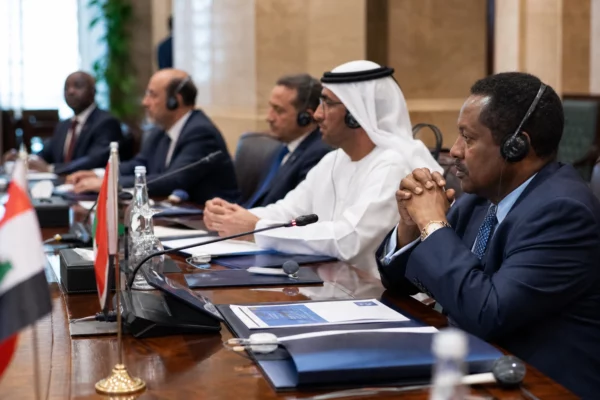 À Caire, Le Caire et Riyad font de la navigation en mer Rouge un test décisif pour le canal de Suez