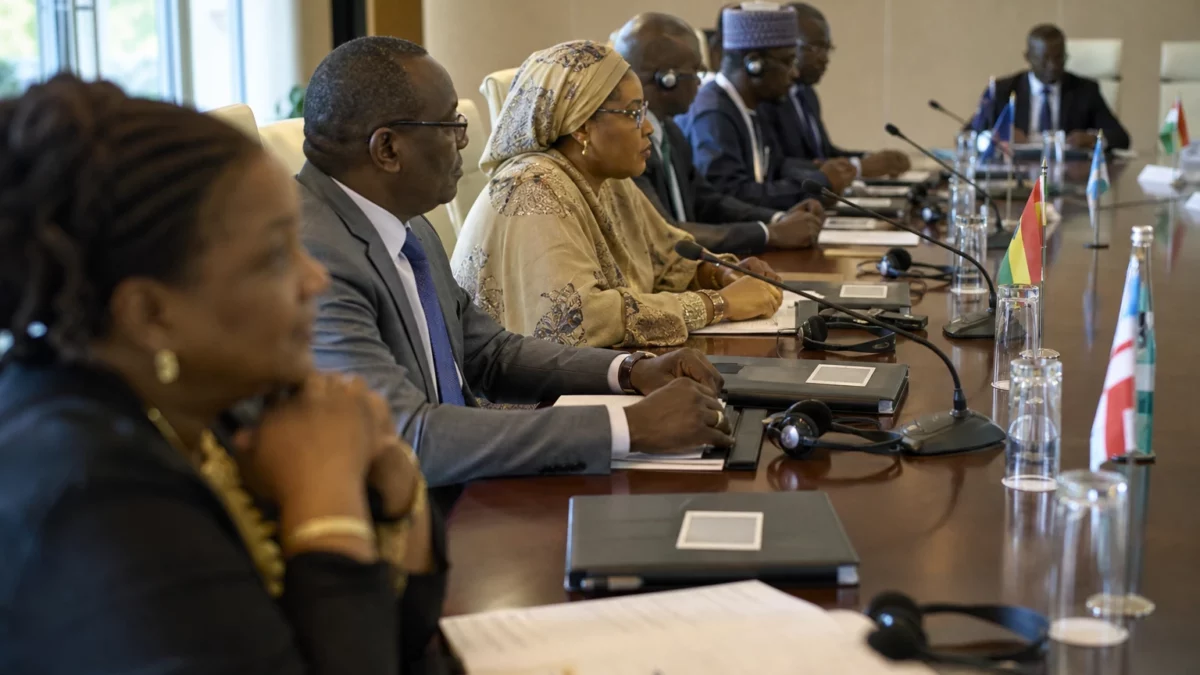À Lagos, la raffinerie Dangote transforme sa montée en puissance en vitrine pour l’IPO et le Nigeria