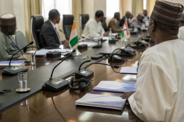 Au Niger, la mutinerie de Niamey relance le bras de fer diplomatique et expose les fragilités du pouvoir