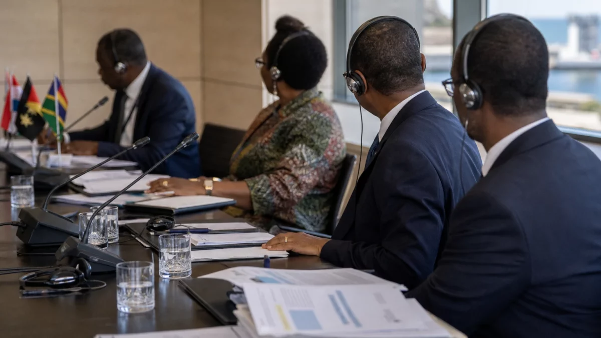 À Luanda, l’Angola utilise la course E1 pour vendre son image et convertir le spectacle en tourisme durable
