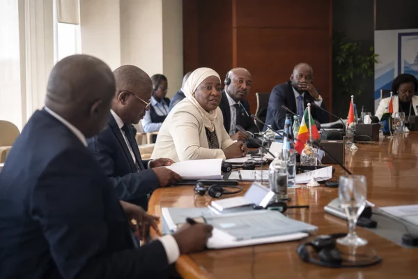 Le retour partiel par le canal de Suez rebat les cartes du fret et expose les ports africains