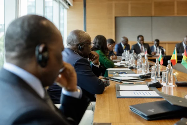 Expulsions américaines Afrique : quand les accords de Trump déplacent le débat sur les droits des migrants