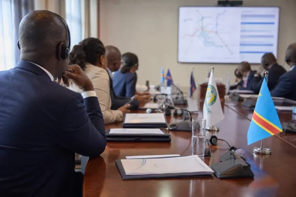 Le train urbain de Kinshasa revient sur les rails face aux embouteillages qui asphyxient la capitale congolaise