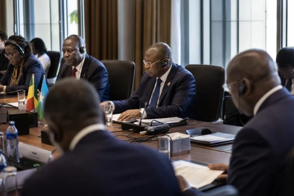 Au Kenya, la régularisation des travailleurs étrangers révèle la tension entre commerce local et libre circulation