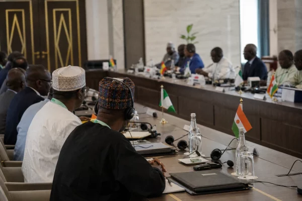 Au Niger, Tiani resserre la hiérarchie militaire après la mutinerie de Niamey et teste la loyauté de l&rsquo;armée