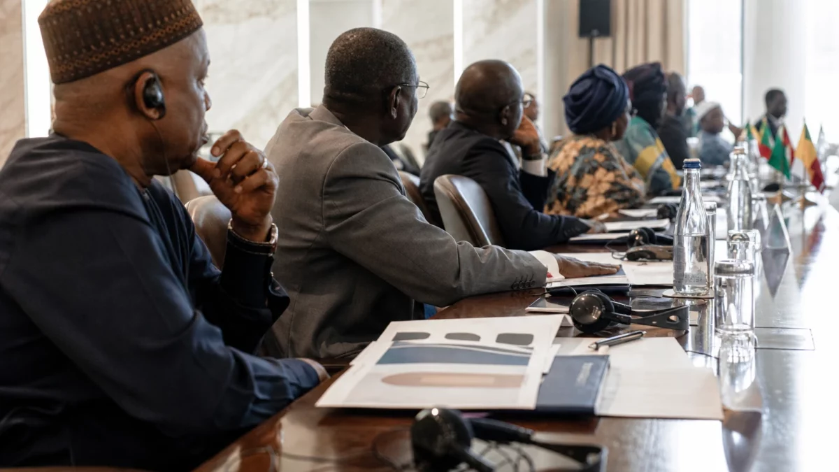 Au Sénégal, la flamme des JOJ Dakar 2026 transforme Dakar-Plateau en rampe de mobilisation nationale