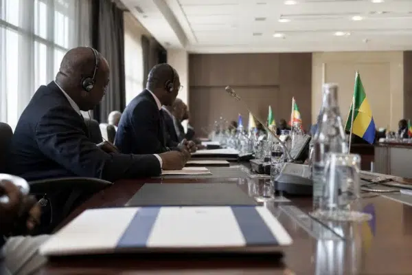 Au Gabon, le budget 2027 mise sur l’emprunt et les mines pour soutenir la croissance sans desserrer la dette