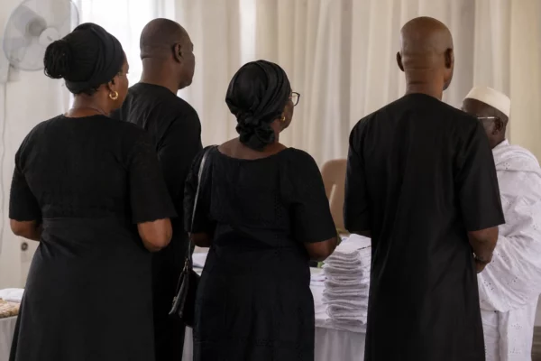 Au sud du Togo, la pierre sacrée blanche d’Ekpessosso relance le débat entre tradition, paix et patrimoine UNESCO