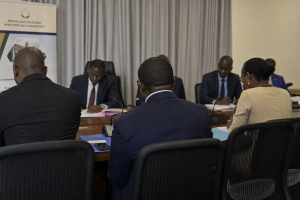 En Guinée, la grève des transporteurs révèle un système de contrôles routiers contesté entre Labé, Conakry et les frontières
