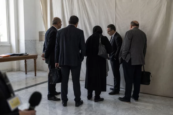 En Tunisie, la justice prolonge l’enfermement des militants de la flottille et ravive le débat sur la répression