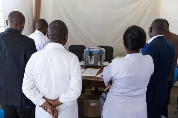 En RDC, la vaccination des soignants à Bunia devient le test décisif contre Ebola en Ituri