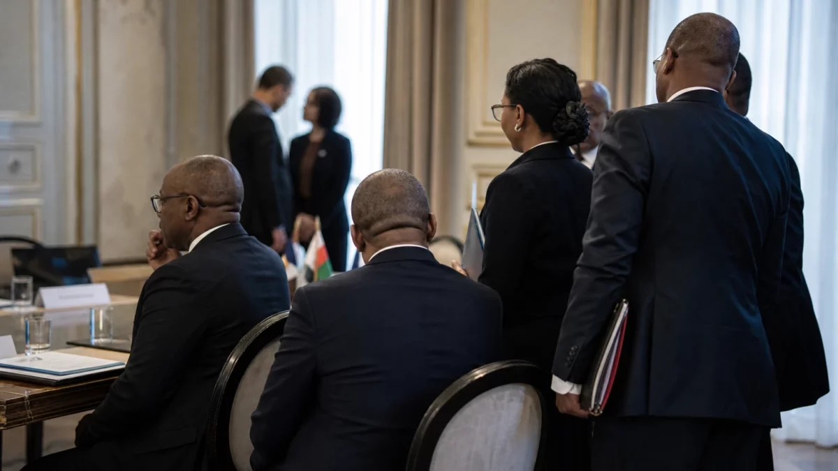 À Paris, Madagascar teste sa marge de manœuvre entre France, Russie et refondation politique