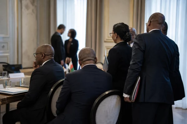 À Paris, Madagascar teste sa marge de manœuvre entre France, Russie et refondation politique