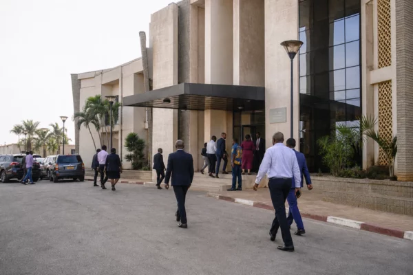 Côte d’Ivoire : Yamoussoukro pousse l’État à durcir la lutte contre l’orpaillage illégal sur tout le territoire