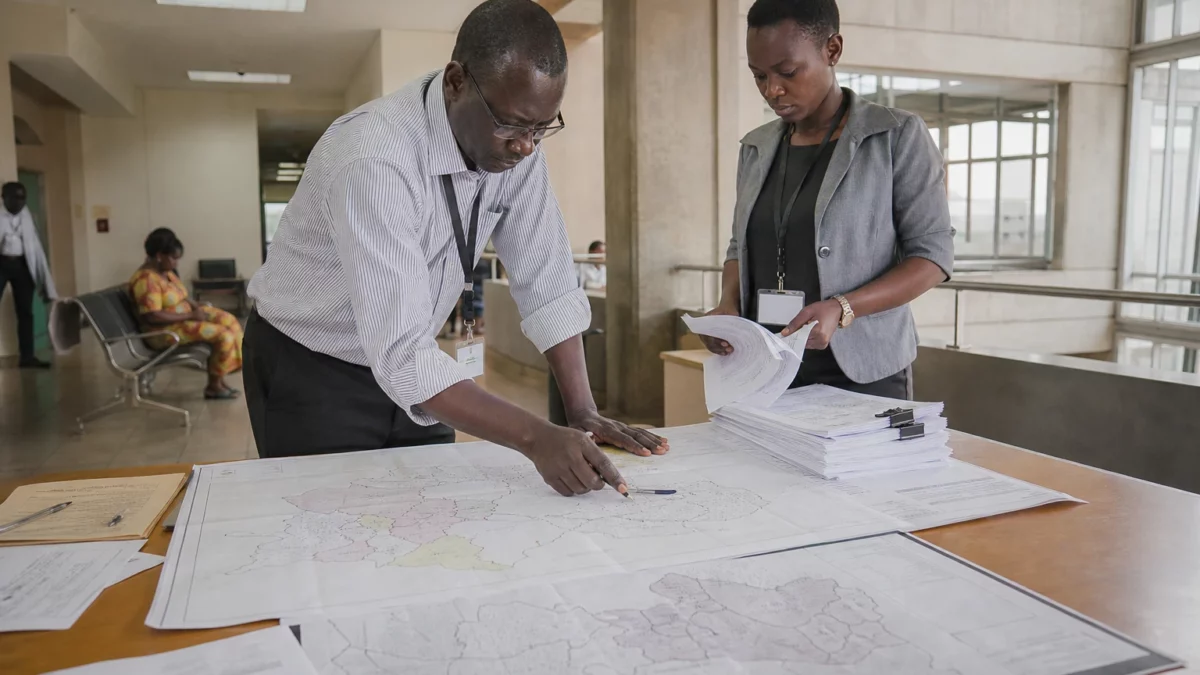 Au Cameroun, les cartes départementales révèlent les fractures du vote présidentiel et contestent les moyennes nationales