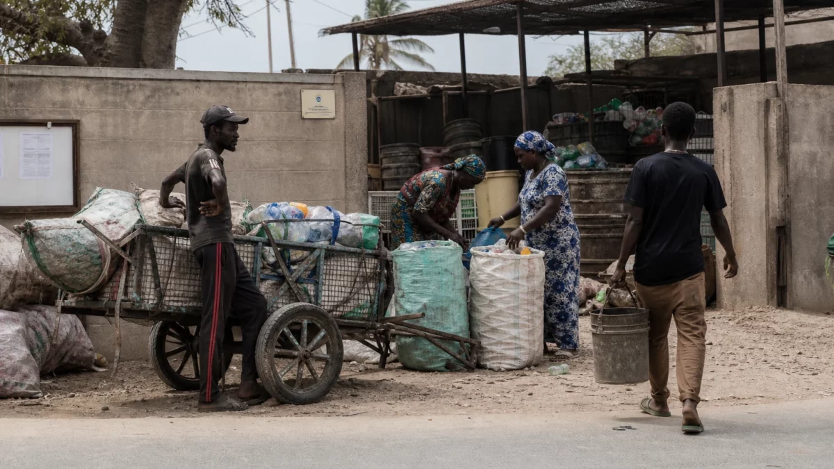 À Rufisque, une zone écologique transforme les déchets ménagers en levier de salubrité et d’emploi local