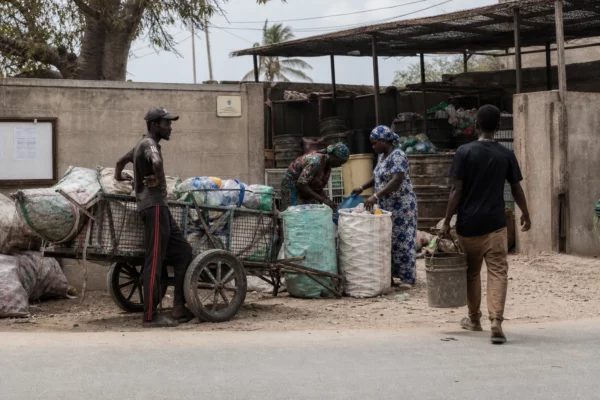 À Rufisque, une zone écologique transforme les déchets ménagers en levier de salubrité et d’emploi local