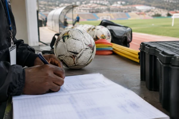 Ligue des champions CAF : Sundowns doit convertir son nul, le MC Alger renverser deux buts de retard