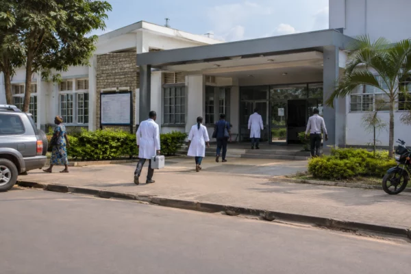 Face au risque transfrontalier, le financement Ebola en RDC doit renforcer les soins et la vigilance régionale