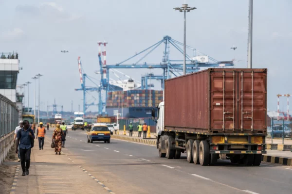 Le port de Cotonou rebondit, mais le Bénin doit sécuriser ses corridors pour rivaliser en Afrique de l’Ouest