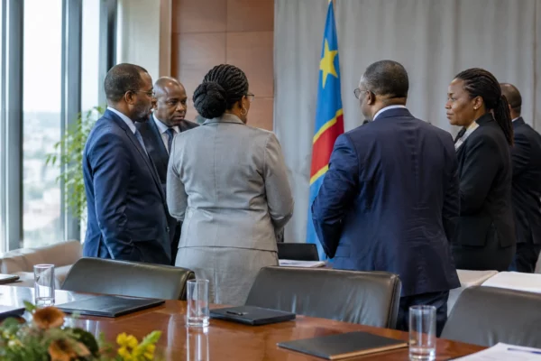 RDC : l’Union africaine mise sur le dialogue, mais le cessez-le-feu reste le premier test de la médiation